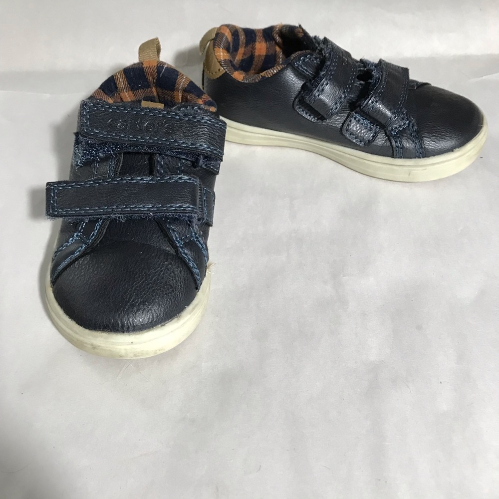 Carter’s Gus Boys Sneakers Size 7